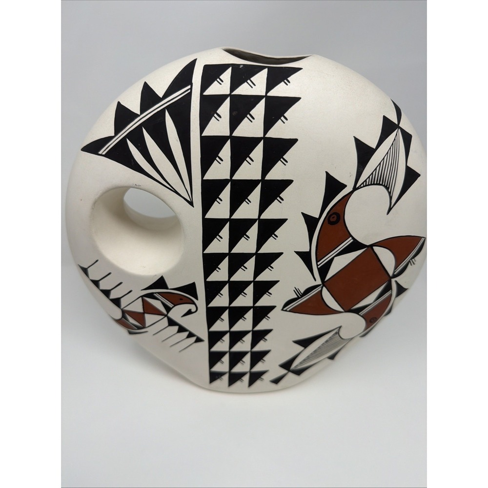 Vintage Acoma Pueblo Pottery Signed D.T.  Dorothy Torivio) - Picture 1 of 6